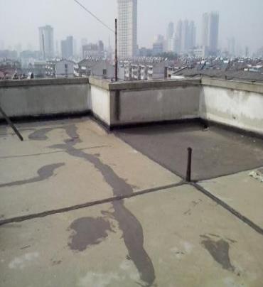 周村漏水维修 楼顶漏水是什么原因，楼顶漏水维修方法是什么?